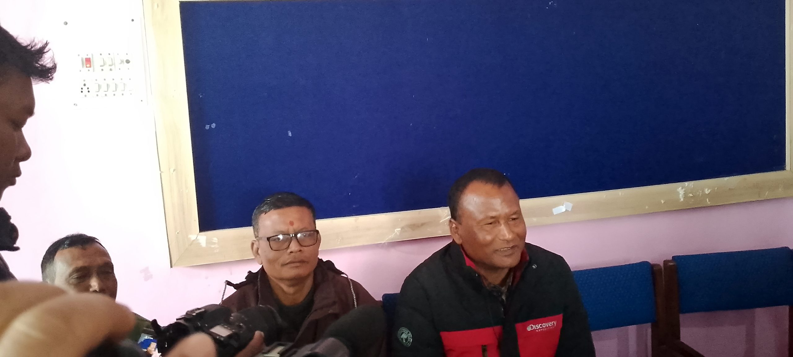 अवैध माटो उत्खननको विषयमा अध्यक्ष र उपाअध्यक्ष  विच विवाद